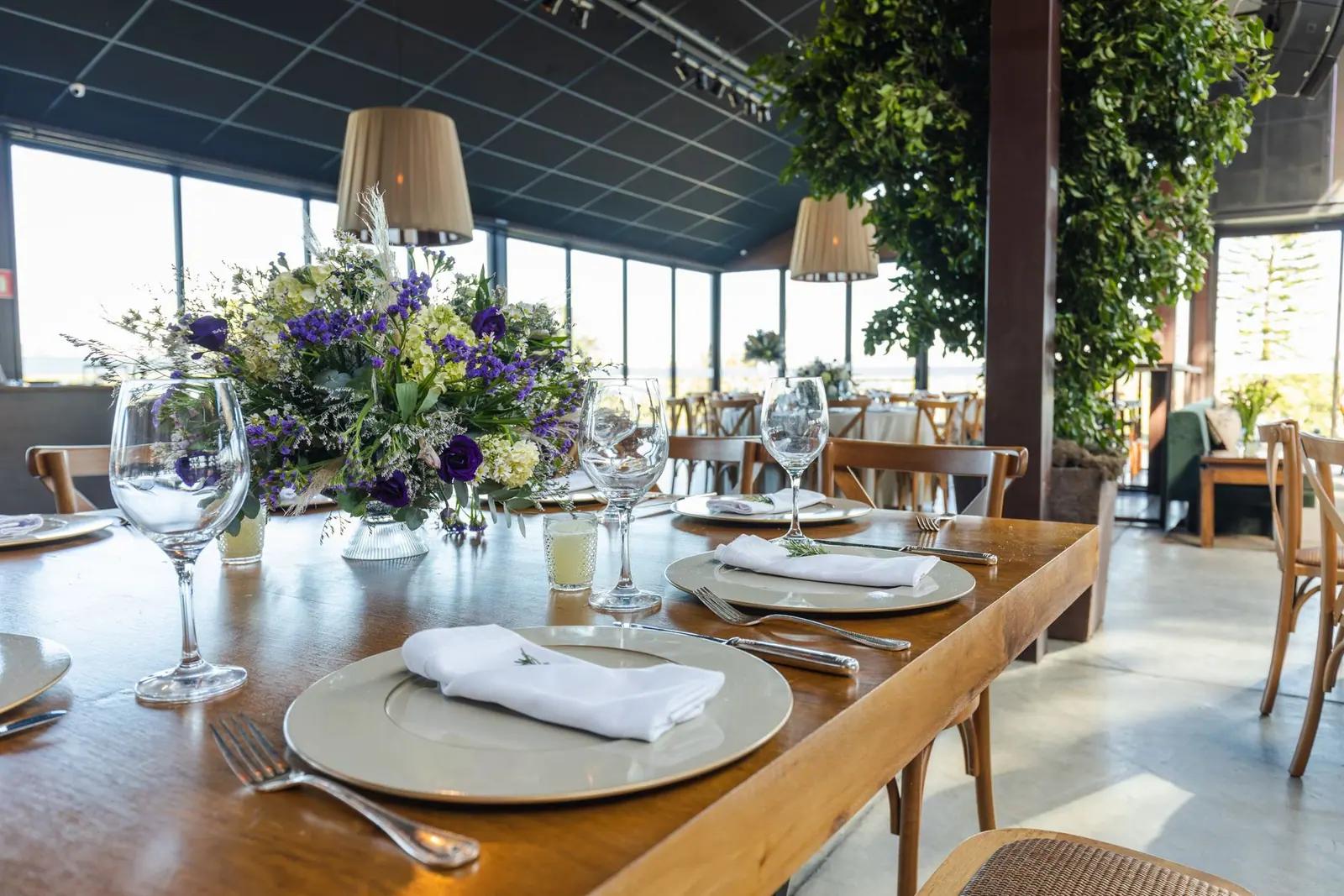 Organiser un mariage : le rétroplanning traiteur mois par mois